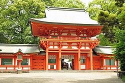 Rōmon du sanctuaire Hikawa